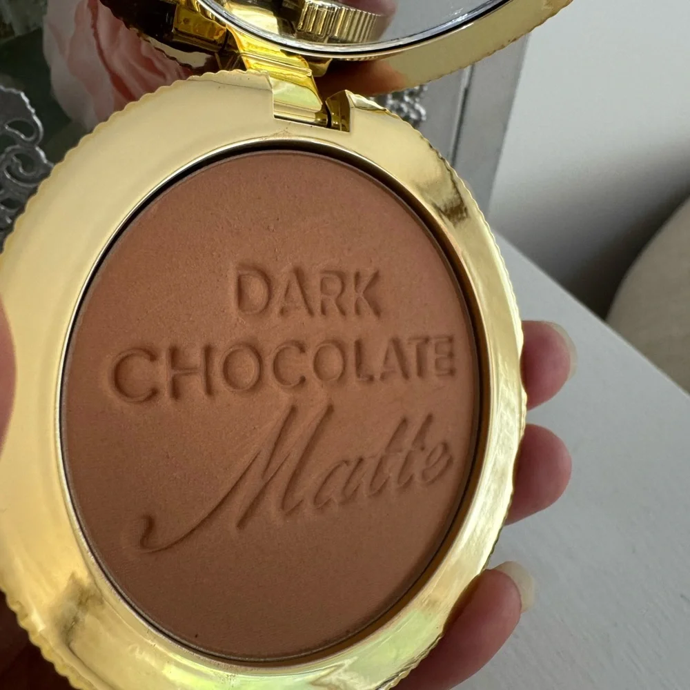 TOO FACED Dark Chocolate Matte Bronzer - Matte Finish